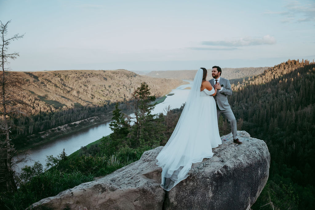 canyon ski hill alberta wedding adventure couple 